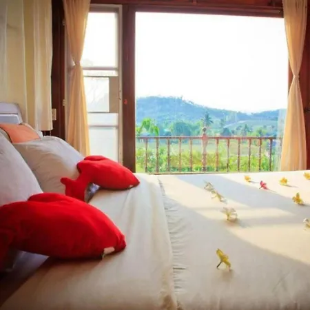 Baanrai Areeya Hotel
