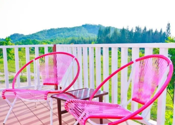 Baanrai Areeya โรงแรม สวนผึ้ง