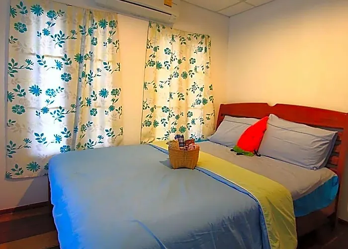 Baanrai Areeya Hotel 2*